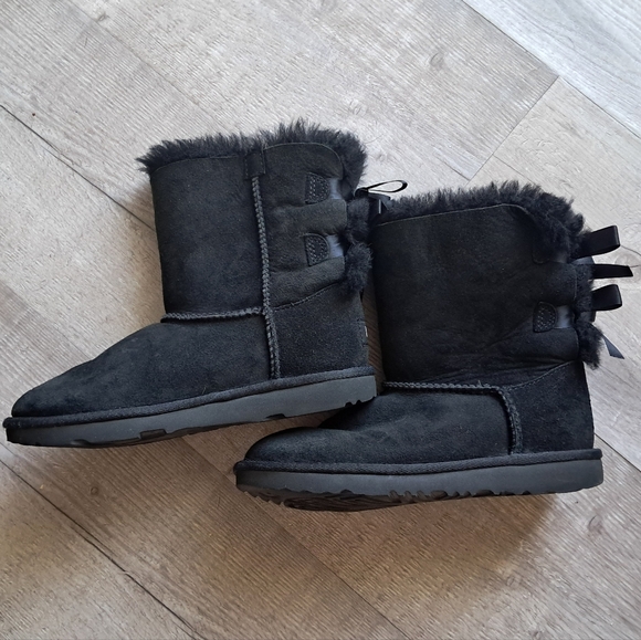 UGG Bailey Bow Boot kids size: 2 - Picture 5 of 6